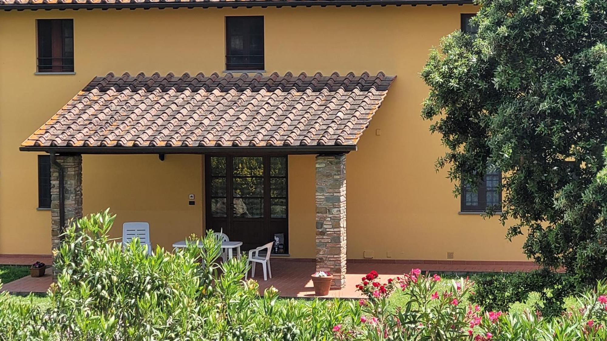 Agriturismo Podere Casalone Limite Exterior photo